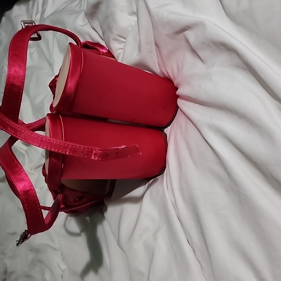 Heels - Picture 3 of 3